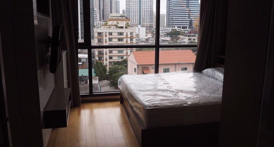For rent 2 bedrooms condo in Sathon, Bangkok