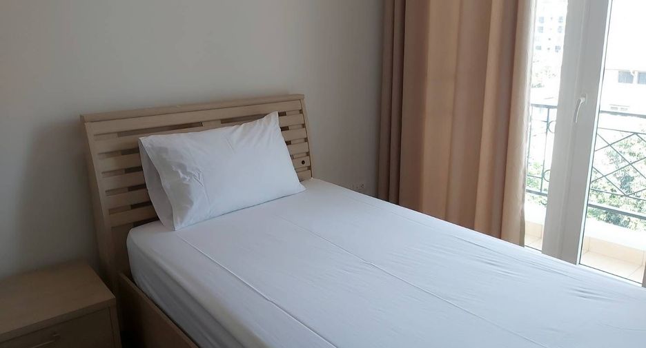 For rent 3 bedrooms apartment in Watthana, Bangkok