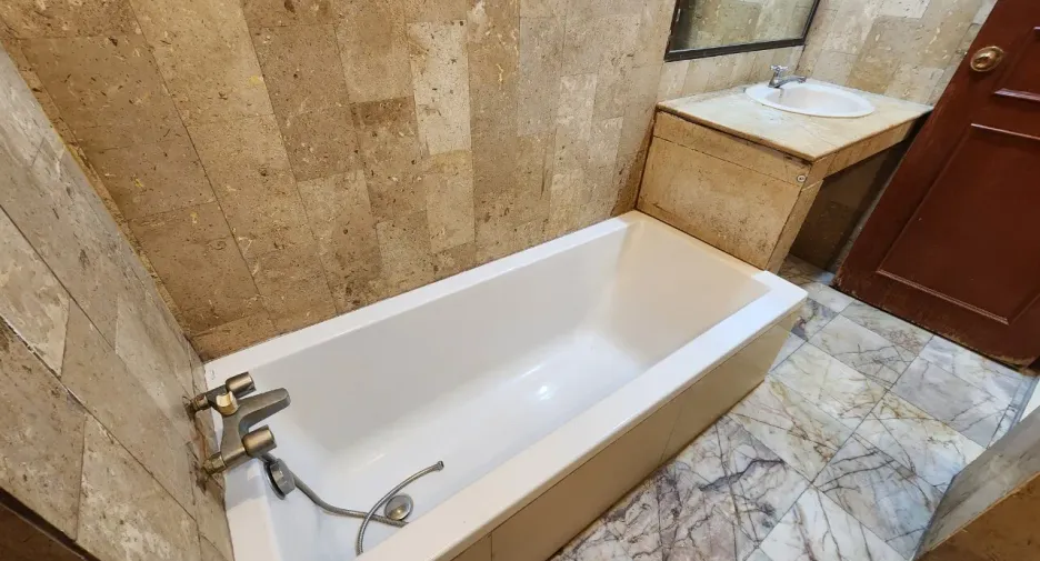 Casa en alquiler de 4 habitaciones en Phra Khanong, Bangkok
