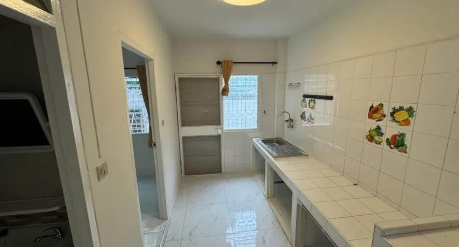 For rent 3 bedrooms townhouse in Suan Luang, Bangkok