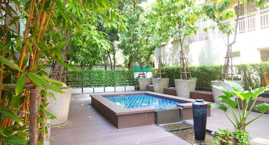 For rent 2 bedrooms condo in Watthana, Bangkok