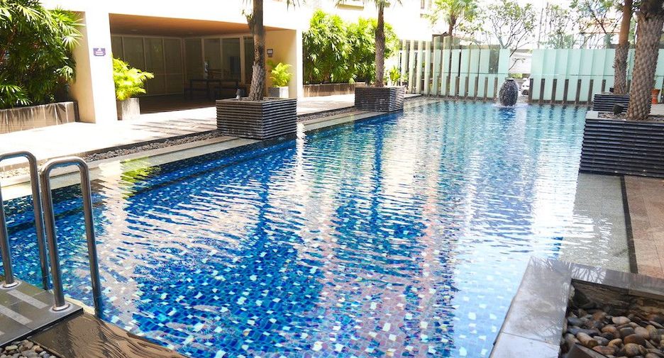For rent 2 bedrooms condo in Watthana, Bangkok