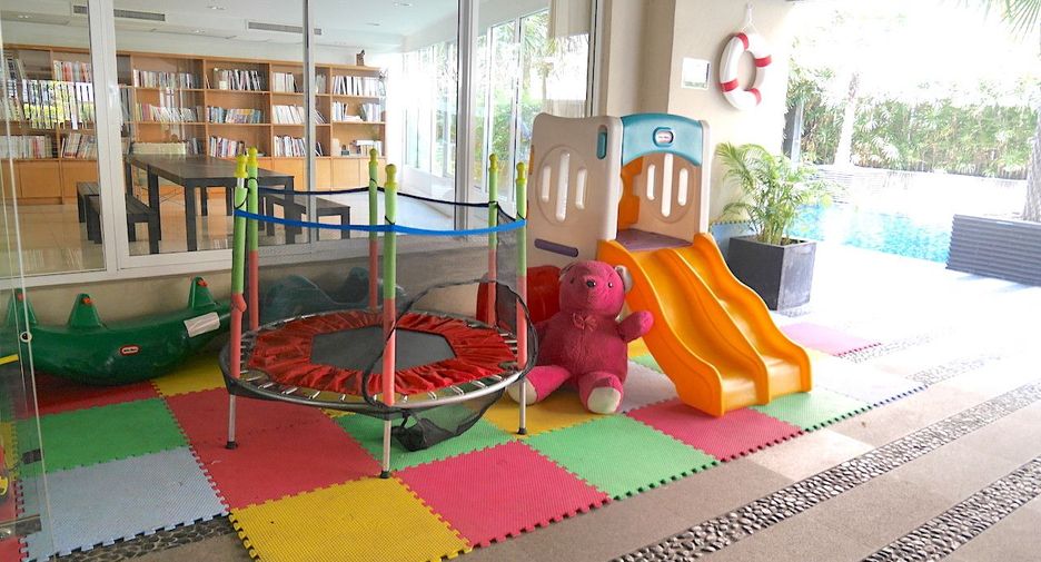 For rent 2 bedrooms condo in Watthana, Bangkok