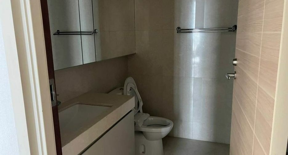 For rent 2 ベッドルーム condo in Watthana, Bangkok