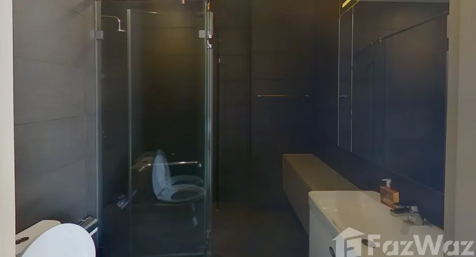 For rent 2 bedrooms condo in Pathum Wan, Bangkok