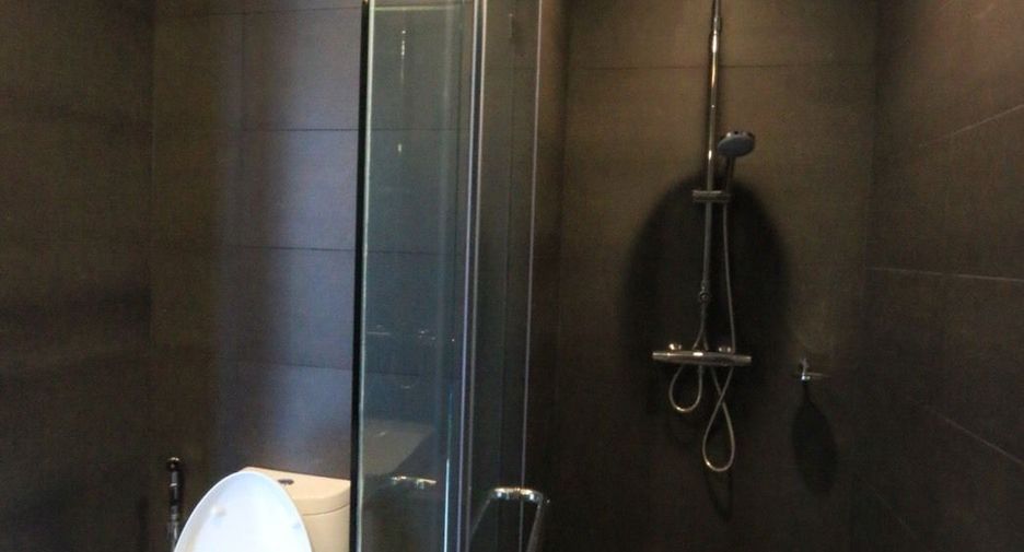 Wohnung zur Miete mit 2 Zimmer in Pathum Wan, Bangkok