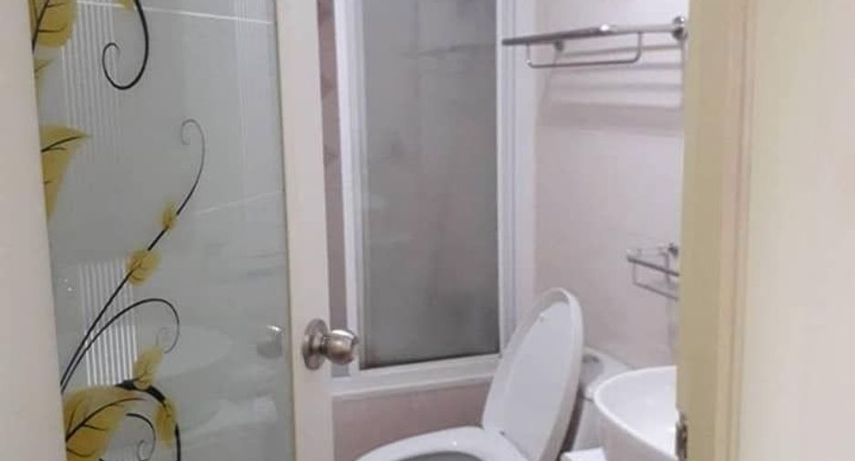 For rent 3 bedrooms condo in Yan Nawa, Bangkok