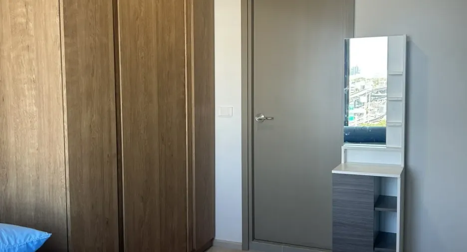 For rent 2 bedrooms condo in Din Daeng, Bangkok
