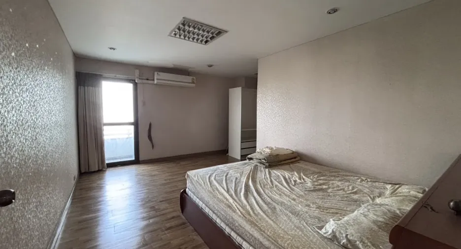For rent 2 bedrooms condo in Bang Na, Bangkok