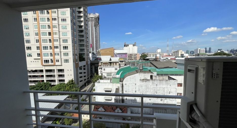 For rent 2 bedrooms condo in Phaya Thai, Bangkok