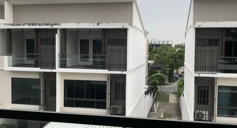 出租 3 卧室 联排别墅 在 Lat Phrao, 曼谷