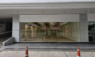 For rent retail Space in Watthana, Bangkok