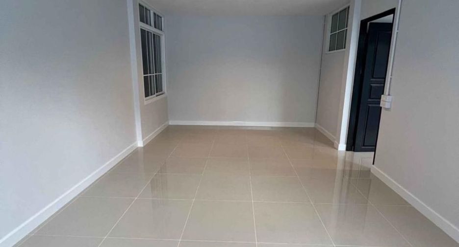 For rent 3 bedrooms house in Saphan Sung, Bangkok