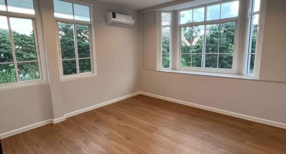 For rent 3 bedrooms house in Saphan Sung, Bangkok