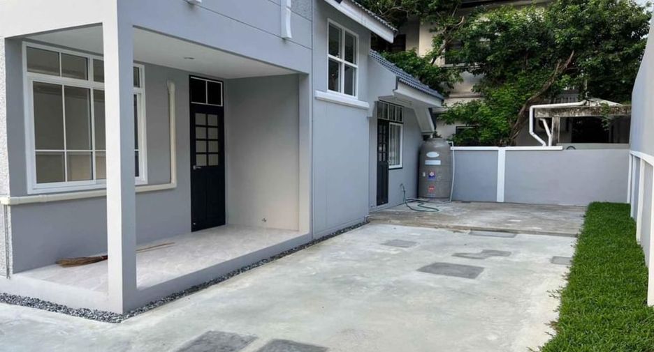 For rent 3 bedrooms house in Saphan Sung, Bangkok