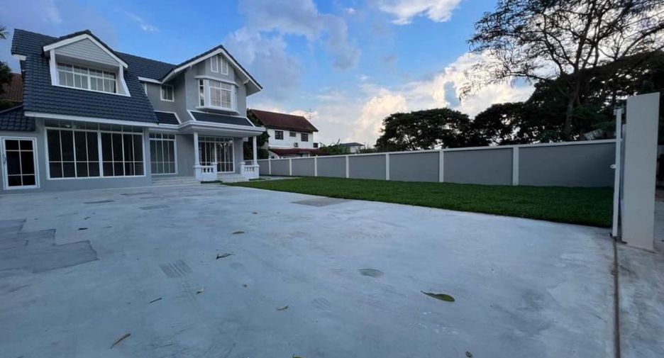 For rent 3 bedrooms house in Saphan Sung, Bangkok