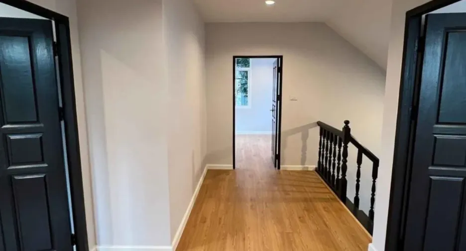 For rent 3 bedrooms house in Saphan Sung, Bangkok