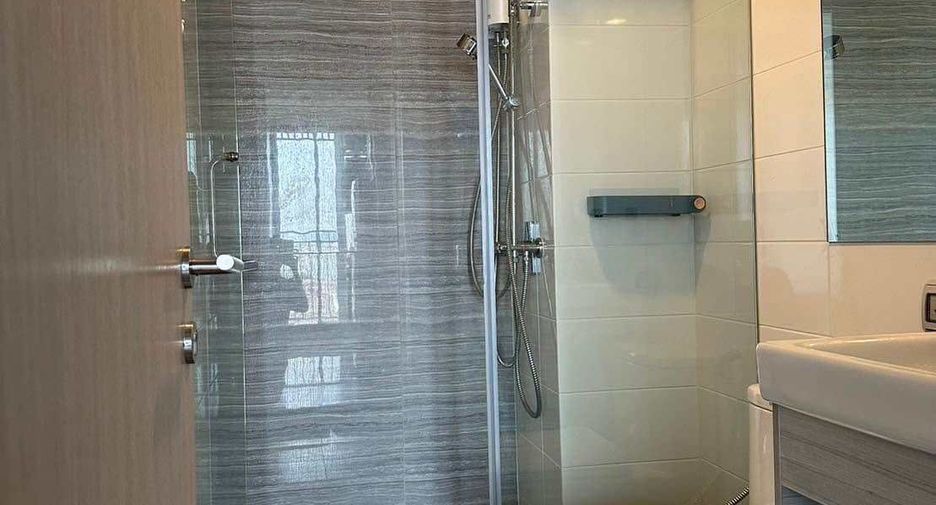 For rent 1 bed condo in Mueang Samut Prakan, Samut Prakan