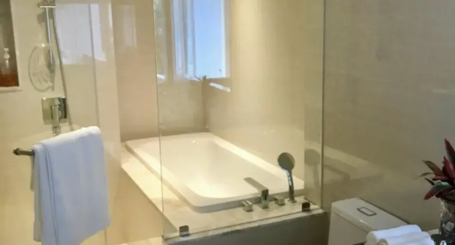 For rent 2 bedrooms apartment in Khlong Toei, Bangkok