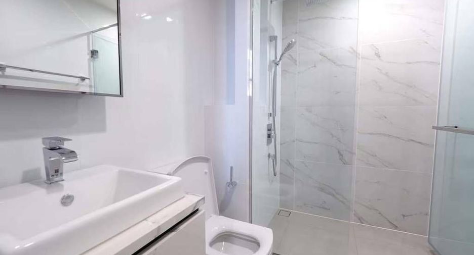 For rent 1 bed condo in Phra Khanong, Bangkok