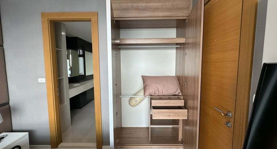 For rent 1 bed condo in Huai Khwang, Bangkok
