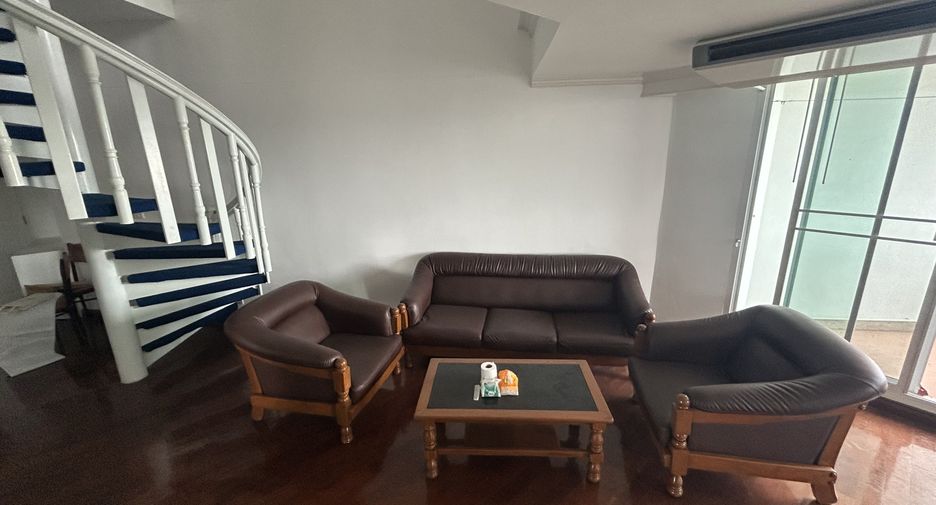 For rent 3 bedrooms condo in Watthana, Bangkok