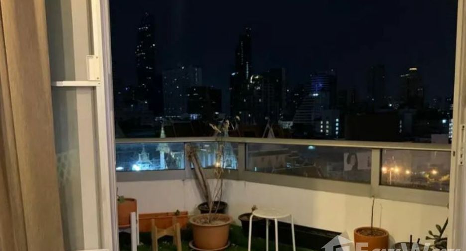For rent 2 bedrooms condo in Bang Rak, Bangkok