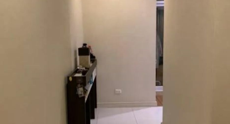 For rent 2 bedrooms condo in Bang Rak, Bangkok