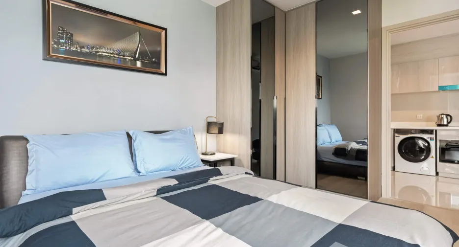 For rent 2 bedrooms condo in Pathum Wan, Bangkok