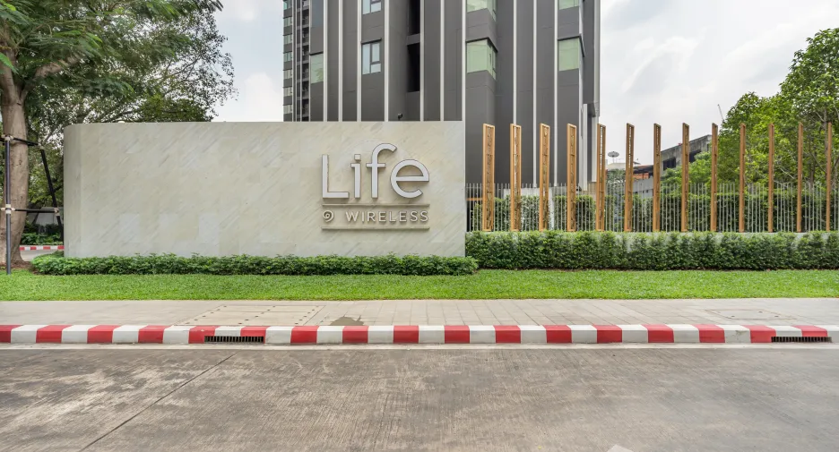 For rent 2 bedrooms condo in Pathum Wan, Bangkok