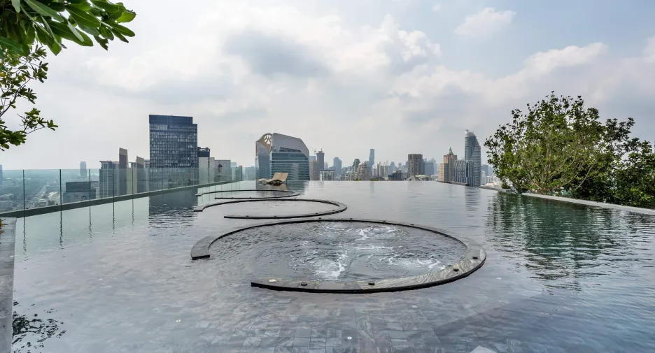 For rent 2 bedrooms condo in Pathum Wan, Bangkok