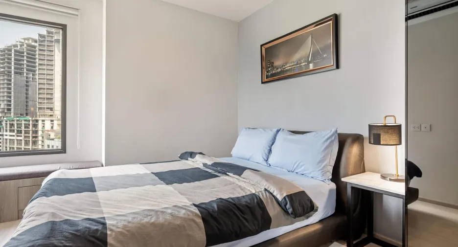 For rent 2 bedrooms condo in Pathum Wan, Bangkok