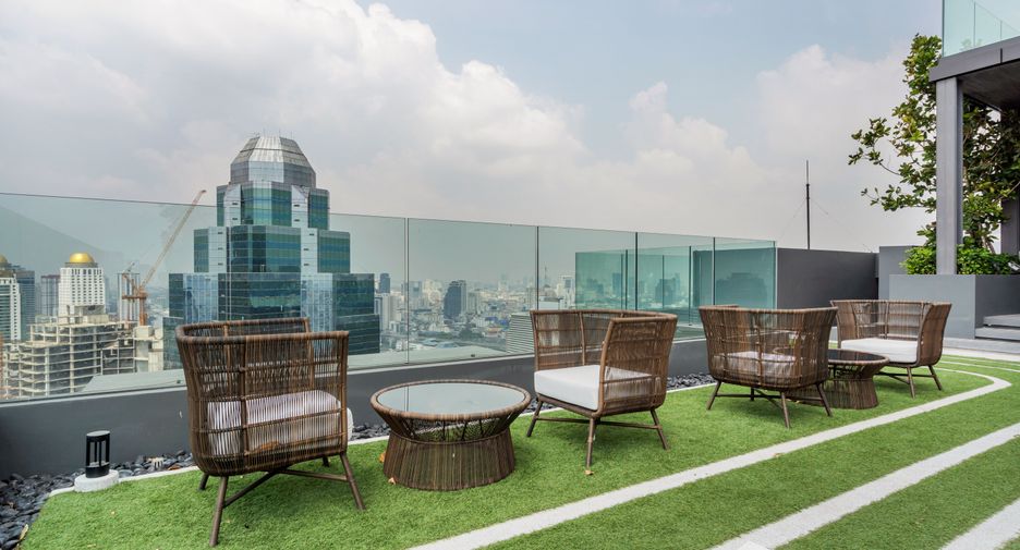 À louer 2 chambres condo à Pathum Wan, Bangkok