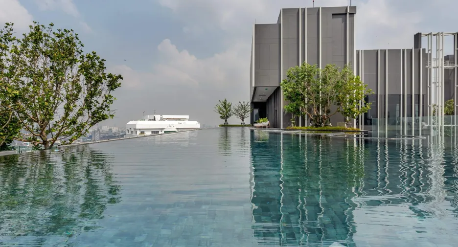 For rent 2 bedrooms condo in Pathum Wan, Bangkok