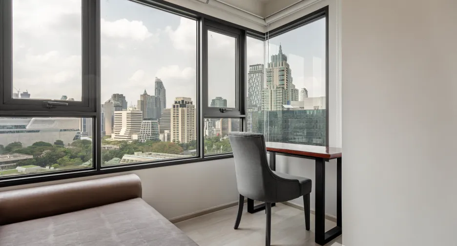 For rent 2 bedrooms condo in Pathum Wan, Bangkok