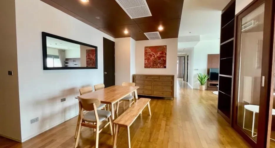 Condo en alquiler de 3 habitaciones en Khlong Toei, Bangkok