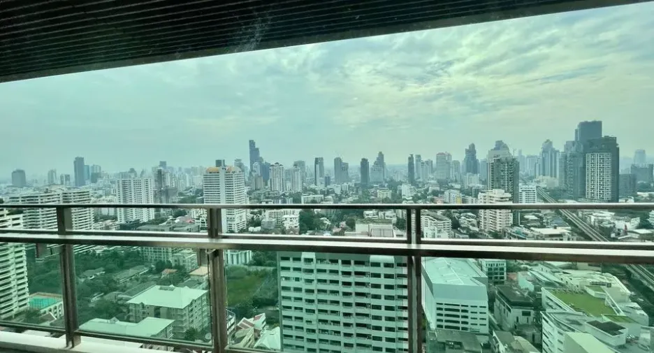 For rent 3 bedrooms condo in Khlong Toei, Bangkok