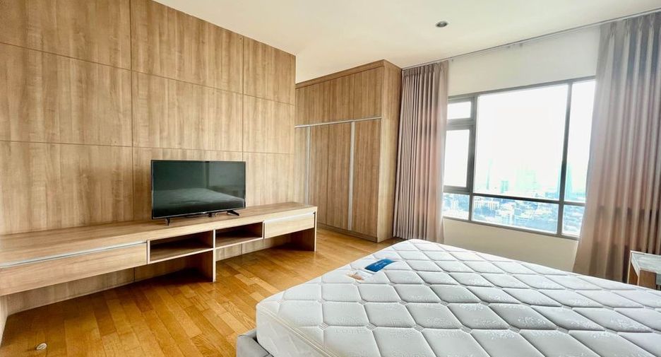 À louer 3 chambres condo à Khlong Toei, Bangkok