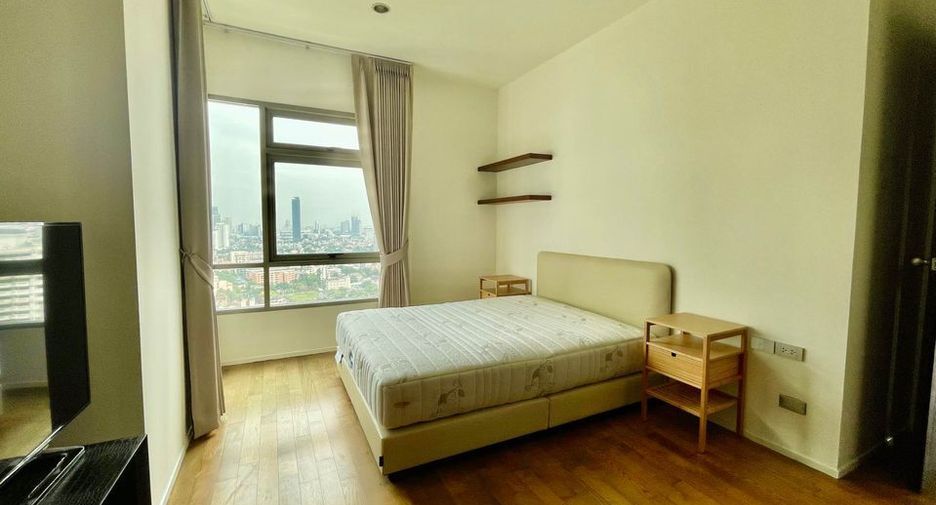 À louer 3 chambres condo à Khlong Toei, Bangkok