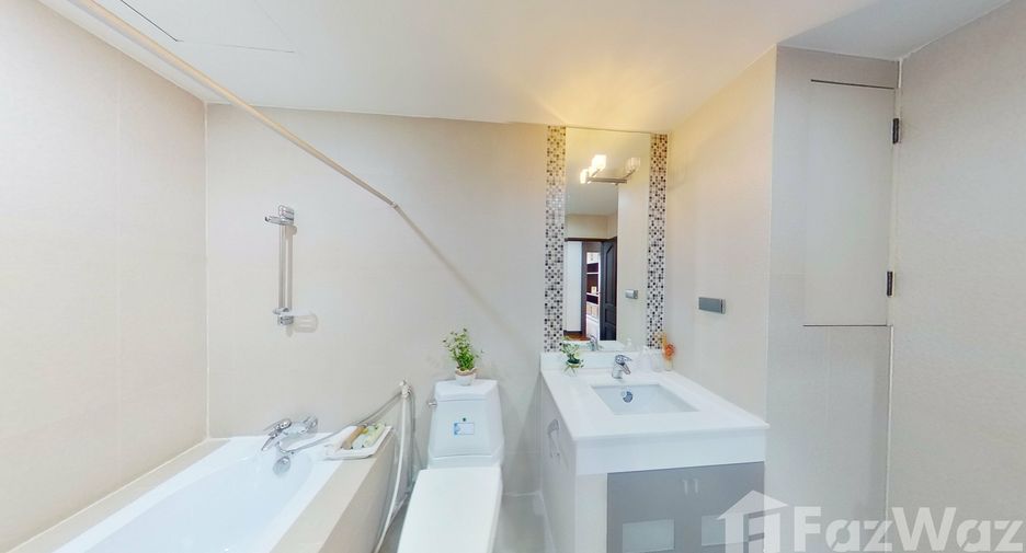 For rent 3 bedrooms condo in Watthana, Bangkok