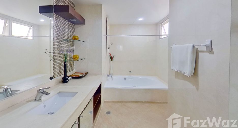 For rent 3 bedrooms condo in Watthana, Bangkok