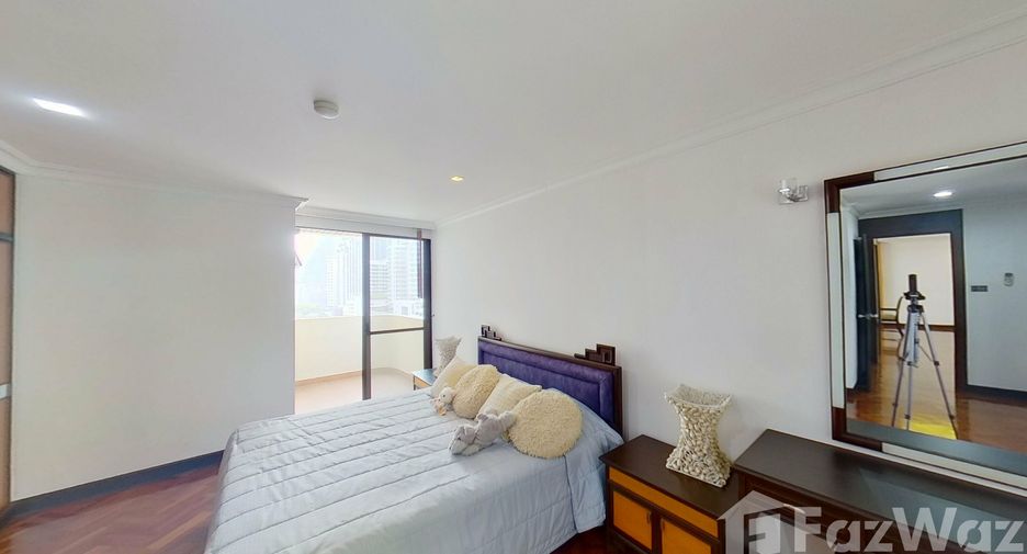 For rent 3 bedrooms condo in Watthana, Bangkok