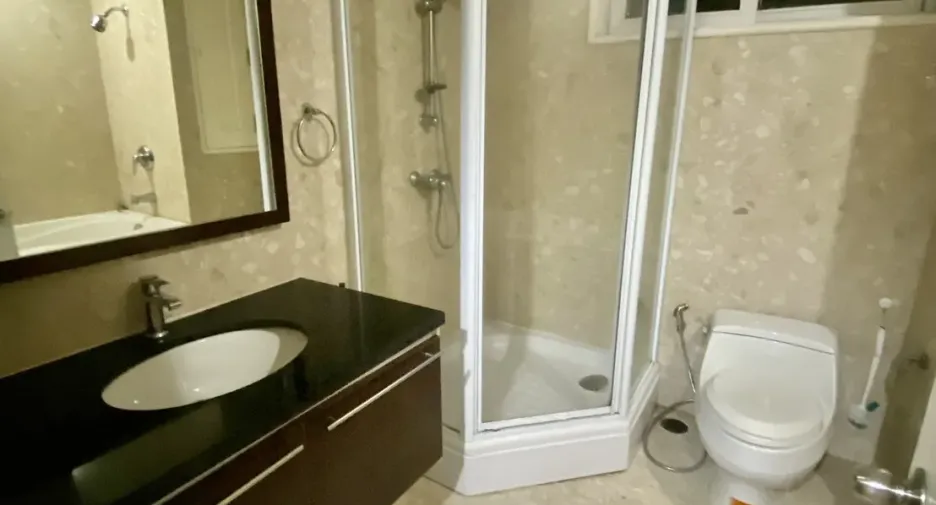 For rent 3 bedrooms condo in Watthana, Bangkok