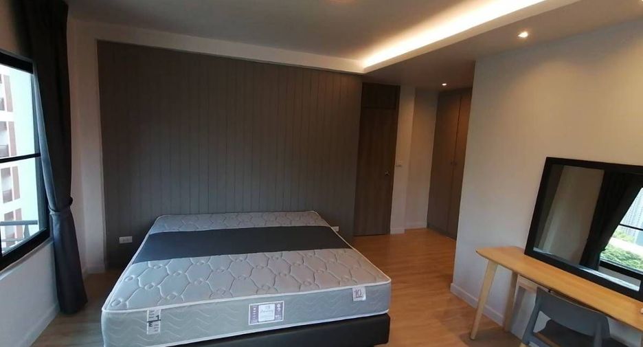 For rent 3 bedrooms condo in Watthana, Bangkok