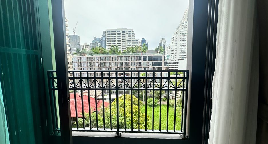 For rent 1 bed condo in Khlong Toei, Bangkok