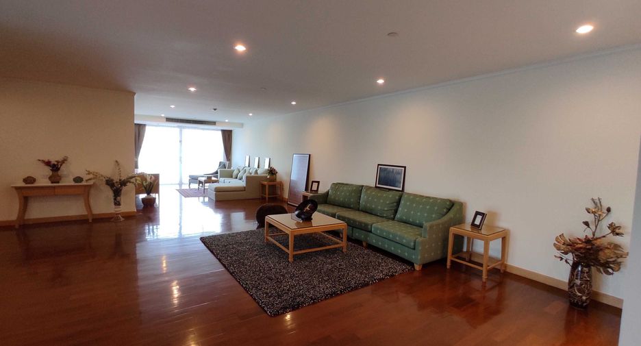 For rent 3 ベッドルーム apartment in Khlong Toei, Bangkok