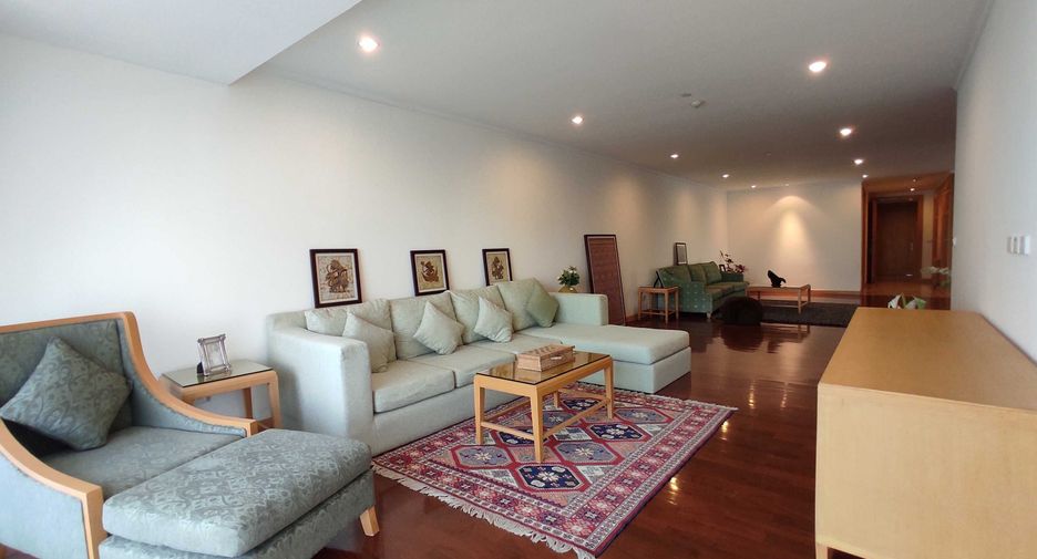 For rent 3 ベッドルーム apartment in Khlong Toei, Bangkok