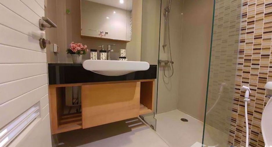 For rent 2 bedrooms condo in Sathon, Bangkok