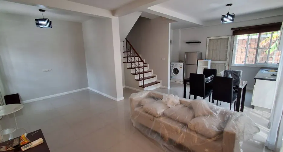 For rent 3 bedrooms townhouse in Don Mueang, Bangkok