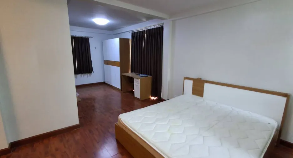 For rent 3 bedrooms townhouse in Don Mueang, Bangkok